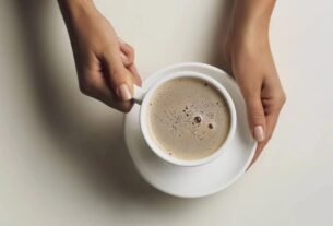 O que o café tem a ver com as bactérias do intestino? Pesquisas destacadas por especialista apontam uma associação que exige cuidado