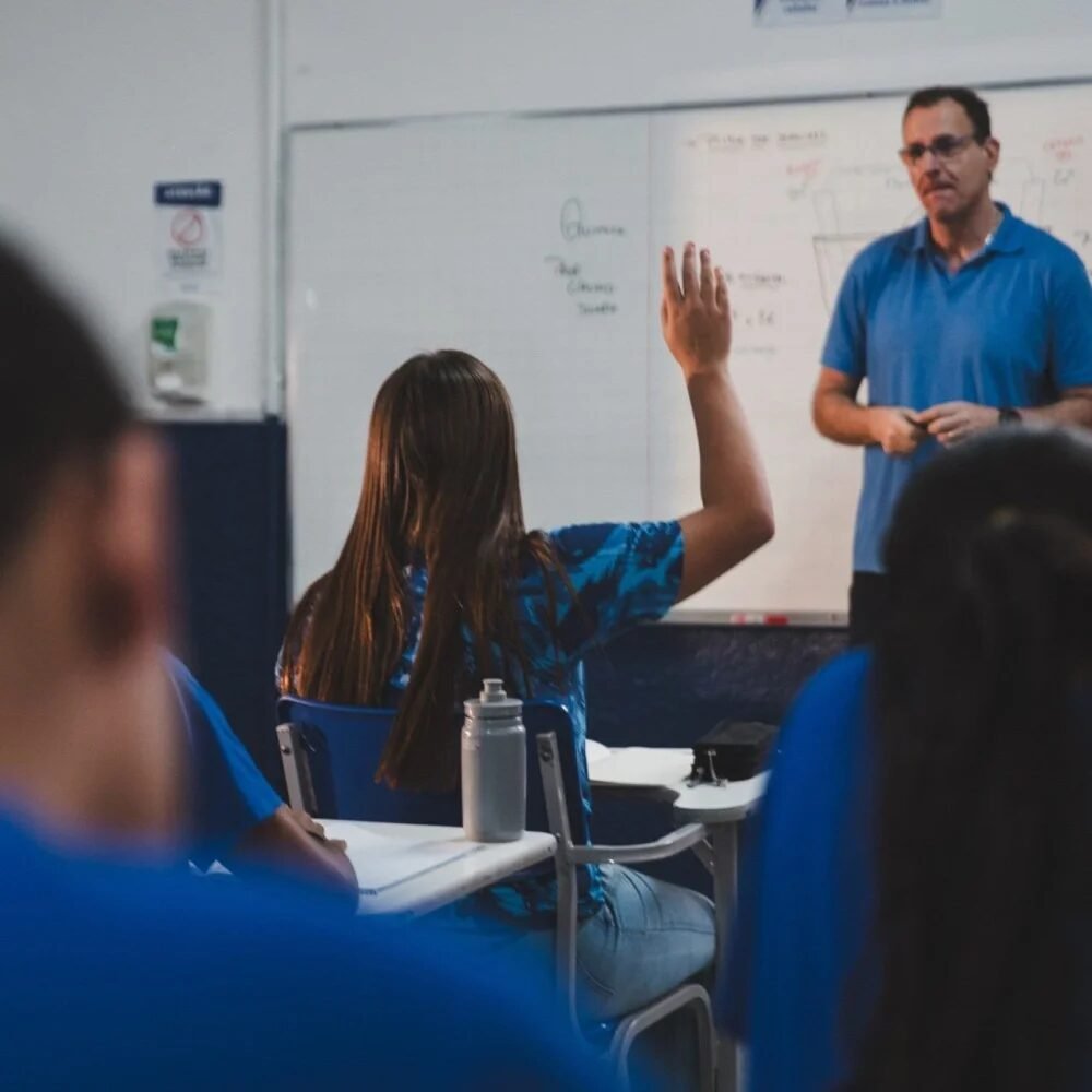 O que o professor faz e o que ele desfaz