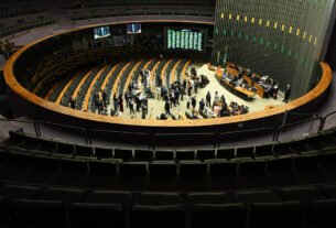Oposição quer se adiantar ao governo e mandar PEC própria de equilíbrio fiscal ao Congresso