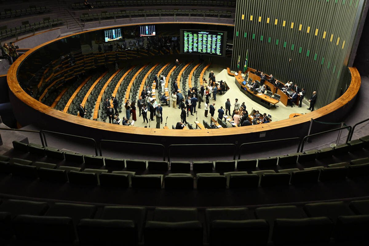 Oposição quer se adiantar ao governo e mandar PEC própria de equilíbrio fiscal ao Congresso