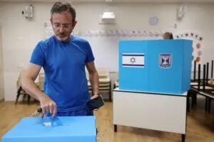 Pesquisas de bocas de urna apontam impasse em Israel e dificultam formação de governo