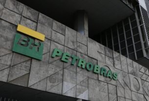 Petrobras dobra de valor e bate recorde na Bolsa: ainda vale comprar?