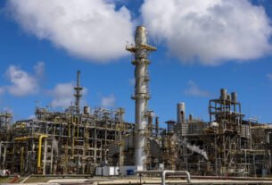 Petrobras fecha outubro com 98% de utilização nas refinarias, diz diretor