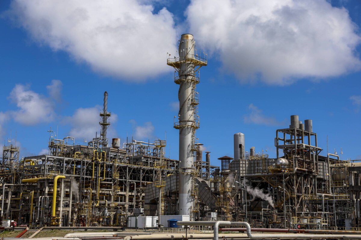 Petrobras fecha outubro com 98% de utilização nas refinarias, diz diretor
