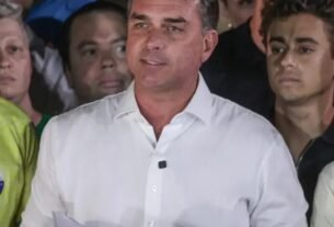 PF cancela passaportes de Flávio Bolsonaro