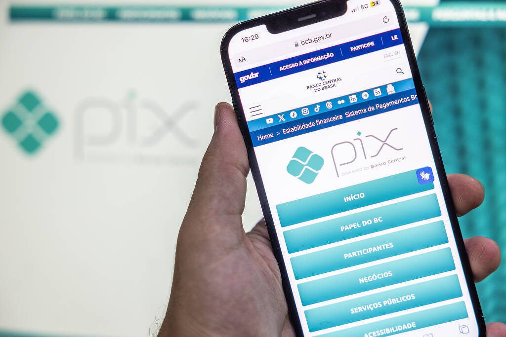 Pix e bancarização impulsionam inclusão financeira, aponta estudo da Fin