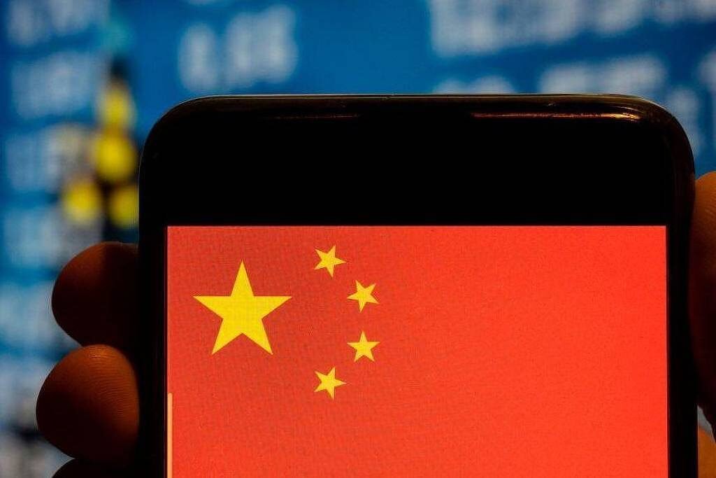 Por que a China considera uma ameaça a IA que imita as relações humanas
