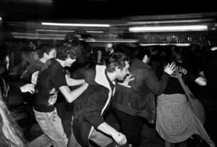 Por que as rodinhas de gente em shows giram sempre para o mesmo lado?