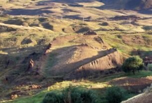 Por que pessoas ainda procuram a Arca de Noé em uma formação rochosa natural na Turquia