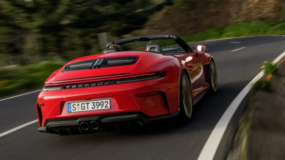 Porsche mantém números positivos graças ao 911