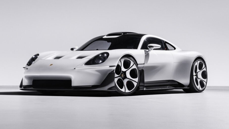 Porsche Mission S revelado com motor de combustão e pode ter caixa manual