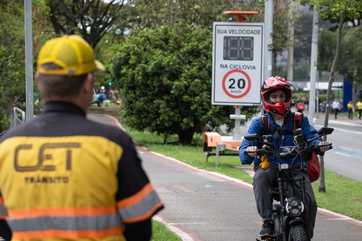 Primeira semana de fiscalização tem 111 bicicletas elétricas e autopropelidos abordados em SP
