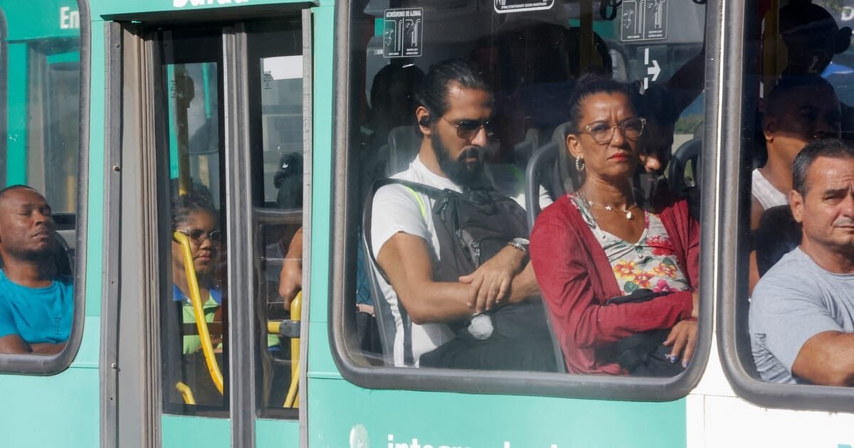 Quando os ônibus pararam no dia da eleição, o 'Exército de Lula' pegou as chaves do carro