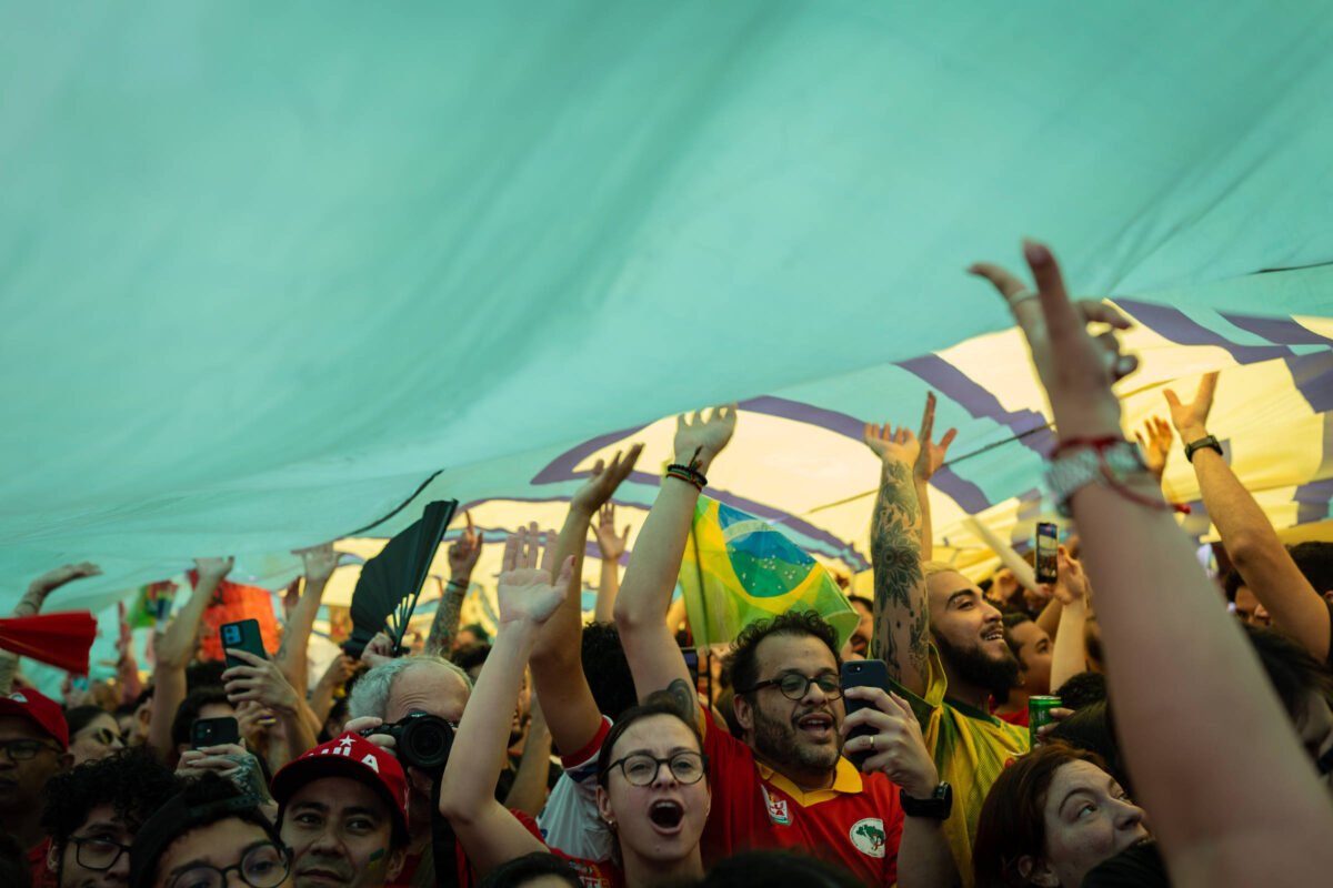 Quem domina as redes domina as narrativas?