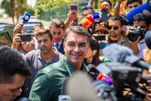 “Rali Flávio” nos mercados enfrenta teste de fogo com Brasil indo às urnas