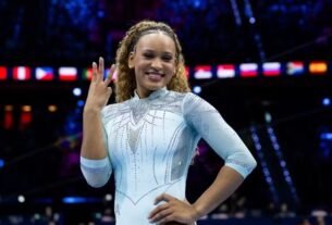 Rebeca Andrade é tricampeã mundial no salto após pausa para cuidar da saúde; vídeo