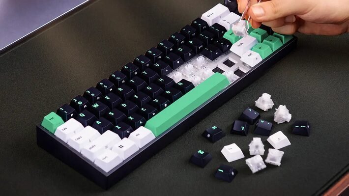Reclusa Mini 65%: teclado da Razer traz 3 modos de conexão e switches magnéticos