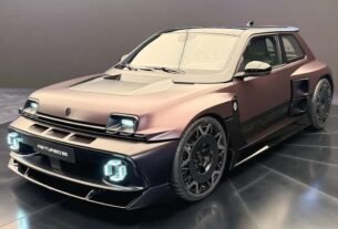 Renault Has About 1,000 Orders For Its $180,000 Electric Hot Hatch