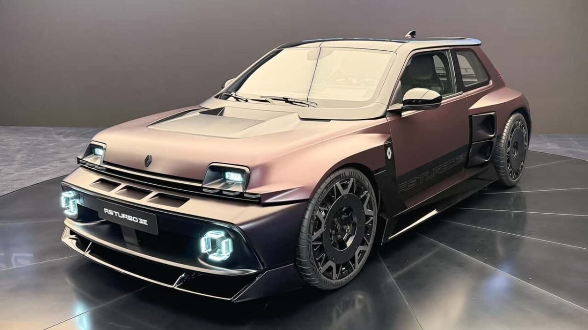 Renault Has About 1,000 Orders For Its $180,000 Electric Hot Hatch