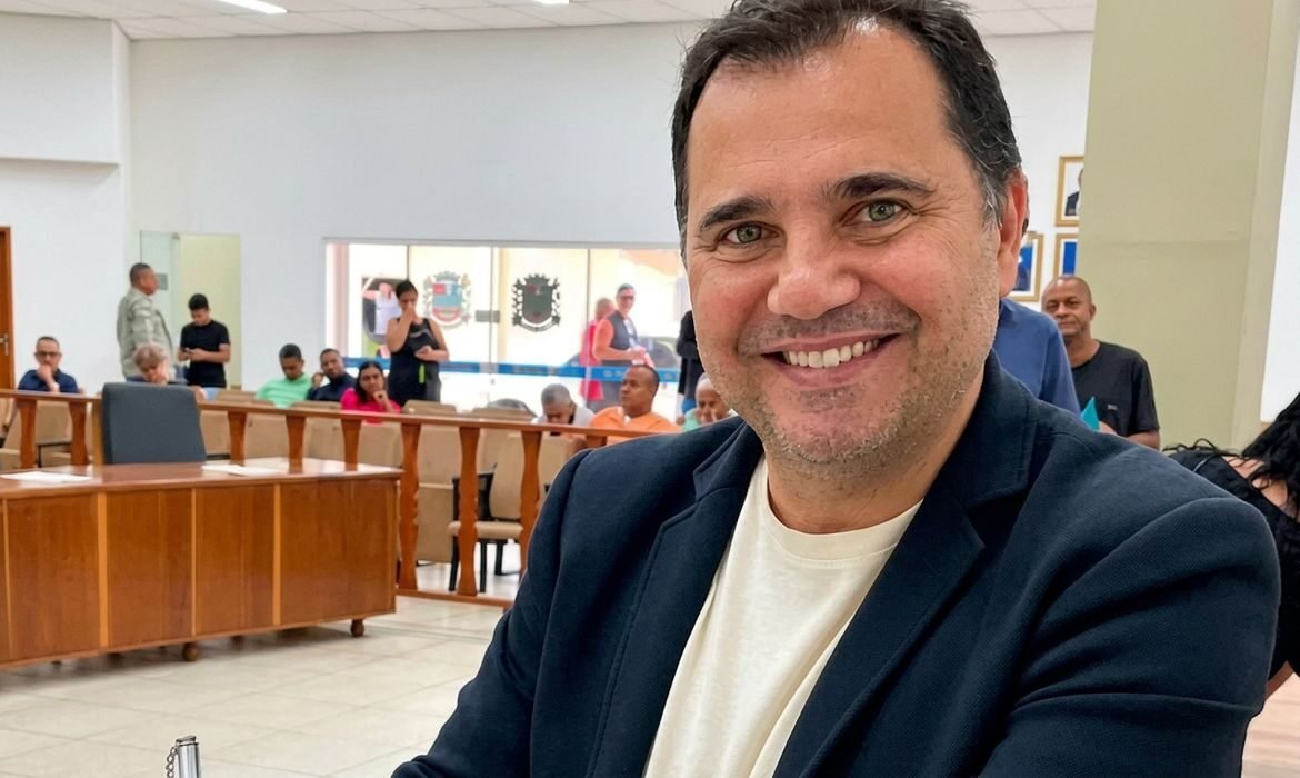 Secretário de Queimados, no Rio, morre baleado em abordagem da PM