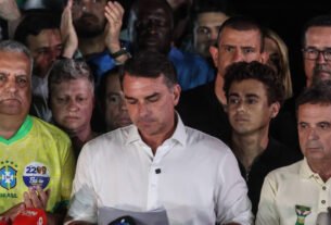 Sem registro em Foz, rota de Flávio Bolsonaro até Argentina motiva teorias e pressiona PF