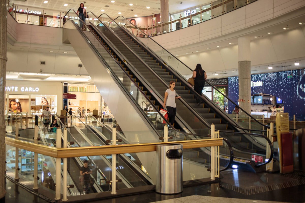 Shoppings preveem aumento de custos e disputa por comissões com fim da escala 6x1