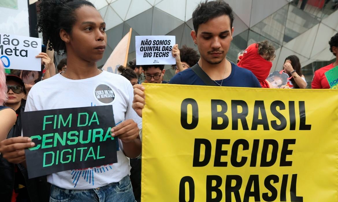 Sociedade civil manifesta preocupação ao TSE por censura nas redes