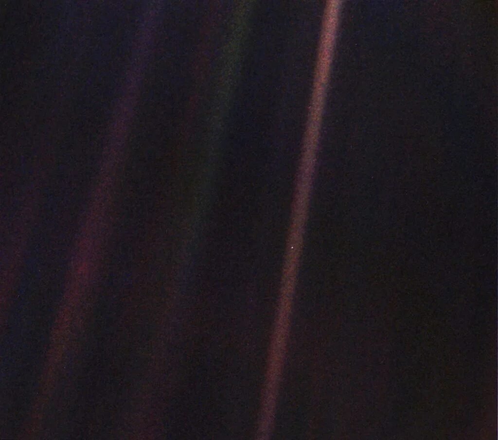 Sonda Voyager 1 da NASA vai ficar a 1 dia-luz da Terra; entenda
