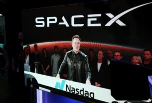 SpaceX negocia acesso a 80 mil torres para desafiar gigantes da telefonia nos EUA