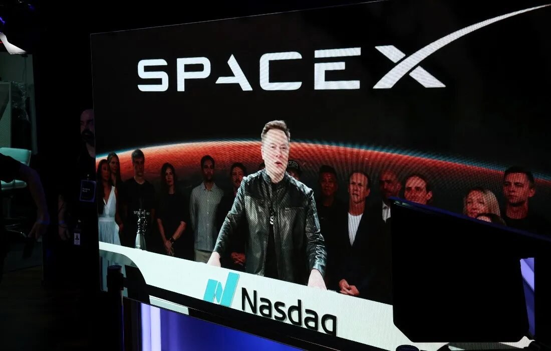 SpaceX negocia acesso a 80 mil torres para desafiar gigantes da telefonia nos EUA