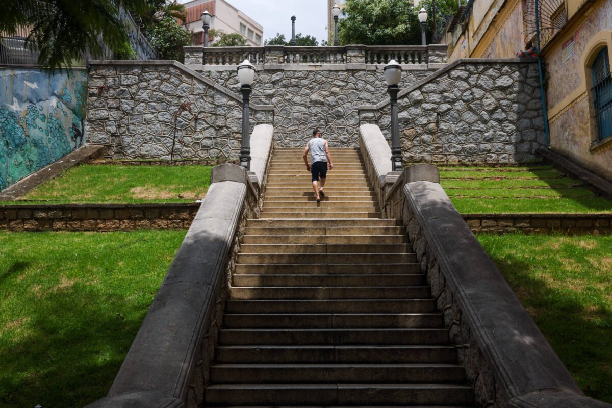 Subir de 60 a 70 degraus por dia pode ajudar a proteger o coração