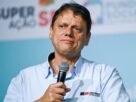 Tarcísio diz entender “indignação” de Flávio, mas pede respeito às urnas