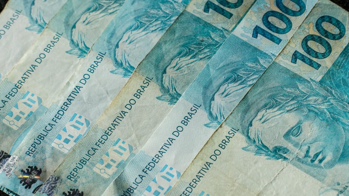 Taxas do Tesouro aceleram ao maior nível desde o pós-eleição, com exterior e fiscal