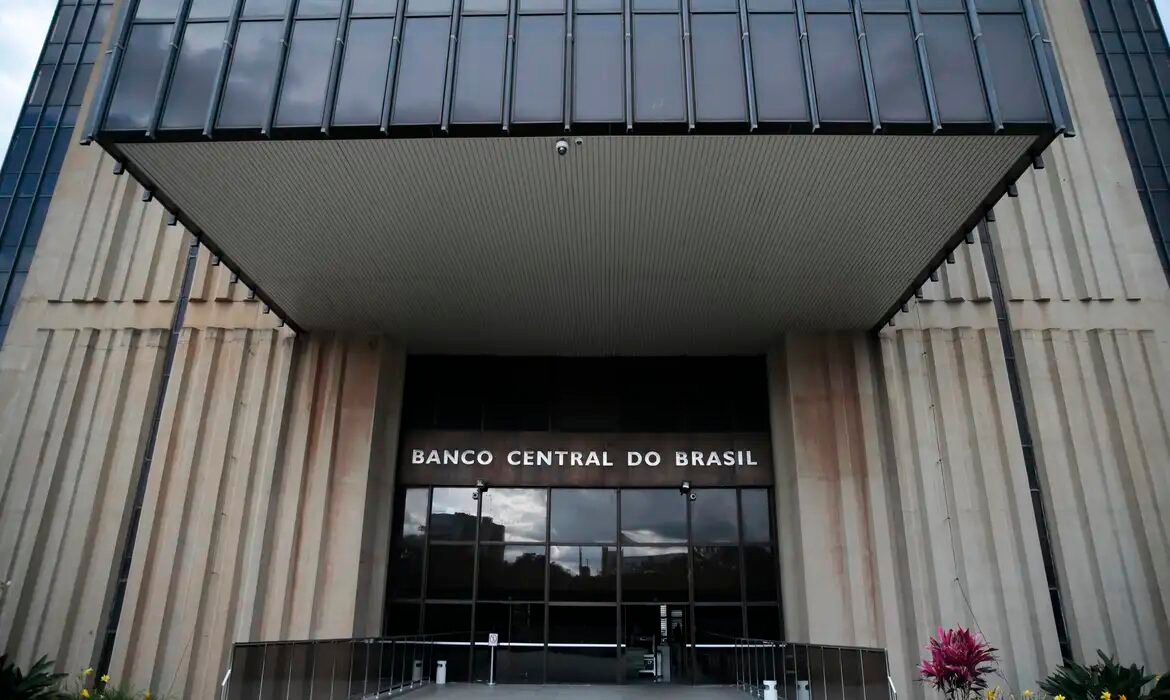 TCU aprova contas do BC de 2025 após desvincular processo do Master