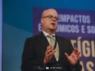 Temos direito de pedir que líderes busquem normalidade e não caos, diz Vitalino Canas