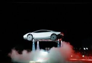 Tesla aposta em nova fase de inovação de carros autônomos para recuperar protagonismo