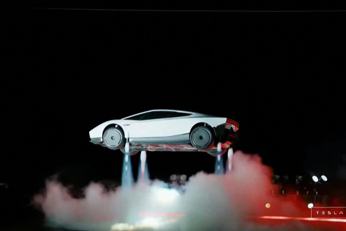 Tesla aposta em nova fase de inovação de carros autônomos para recuperar protagonismo