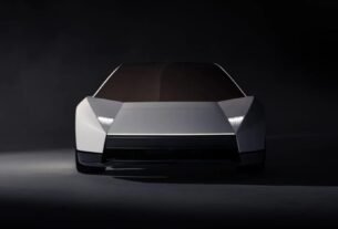 Tesla mostra Roadster com jatos; versão Rocket não é aprovada para ruas