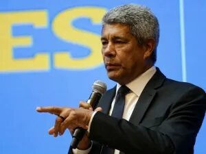 TRE-BA manda prender secretário; governador oferece PM para dirigir ônibus
