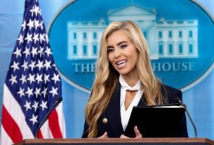 Trump demite secretária de Imprensa 5 dias após posse