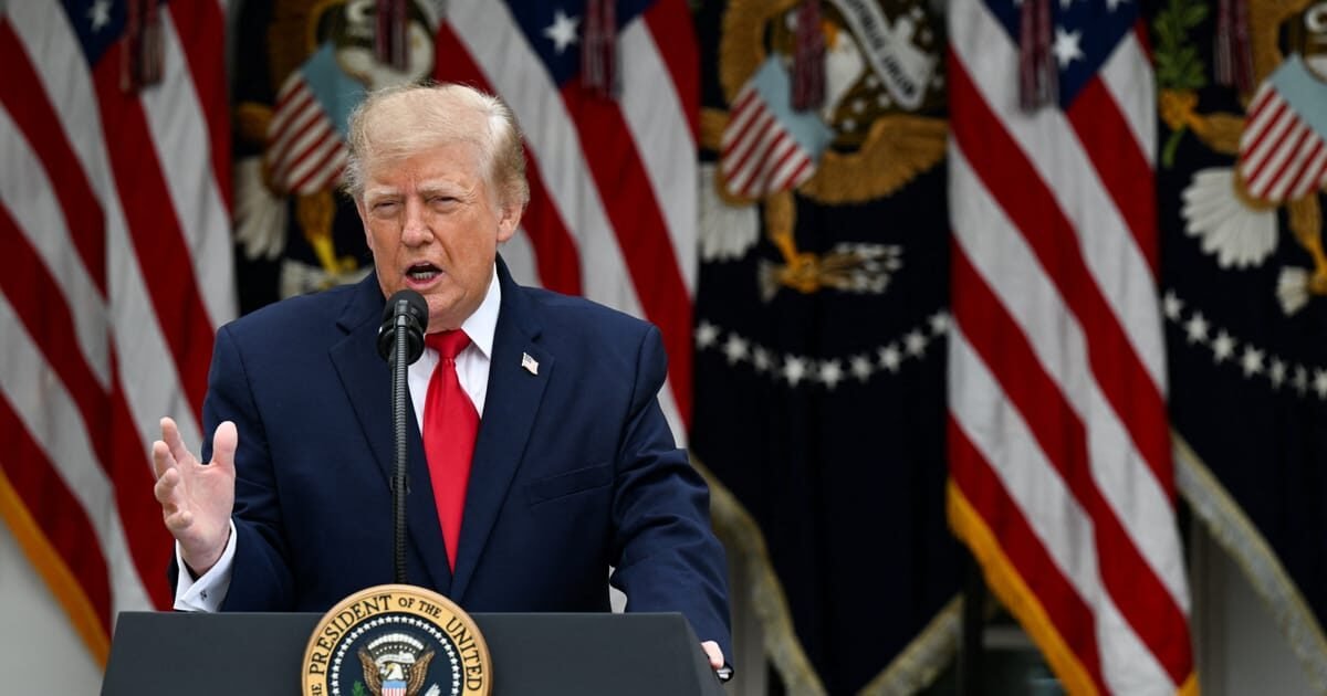 Trump diz que está conversando com Rússia e China sobre desnuclearização