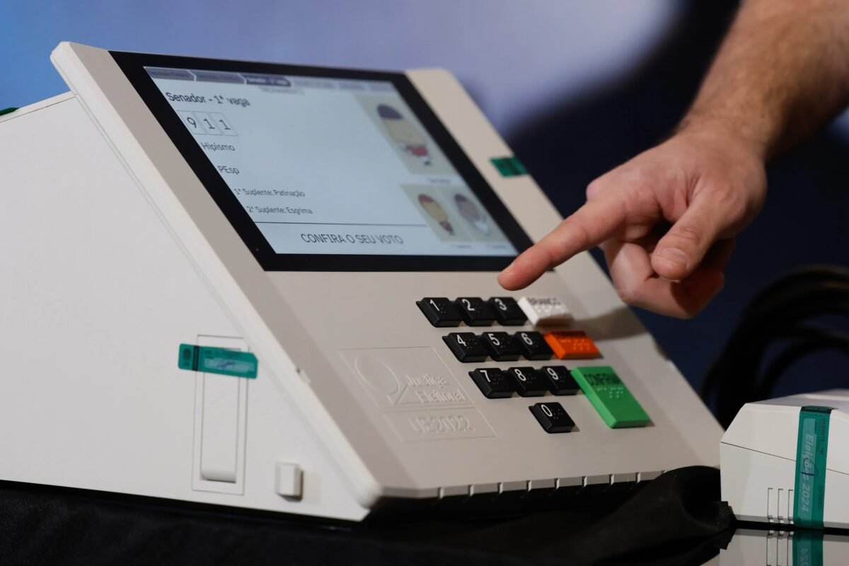 TSE confirma 34,3 mil votos após 17h de domingo; só 1,4% das seções funcionaram até 19h