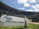 TST fixa teses sobre divisor 220 e preclusão por cerceamento de defesa