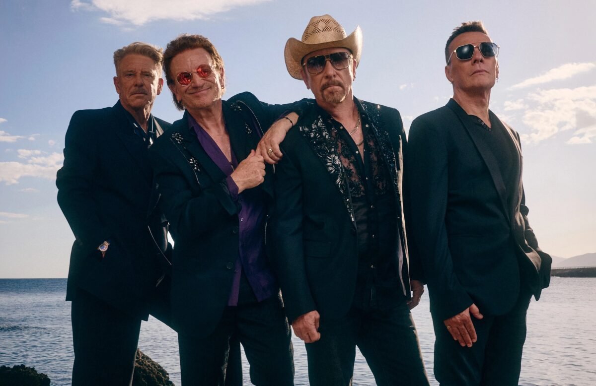 U2 anuncia turnê mundial com dois shows no Brasil em 2027