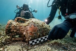 Um vilarejo encontrado no fundo do mar pode reescrever a história marítima: o naufrágio é considerado um dos mais antigos já confirmados