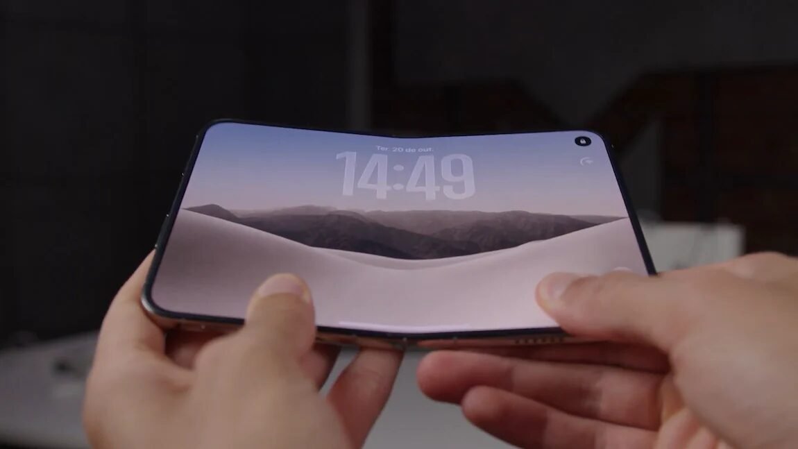 Usuários já removeram a película fosca do iPhone Duo; veja como fica