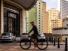 Veja funcionamento de bancos, do INSS e de outros serviços nesta sexta e no feriado de Finados