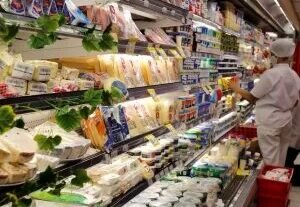 Vendas do varejo alimentar crescem em outubro; fim das bets ajudou, diz setor