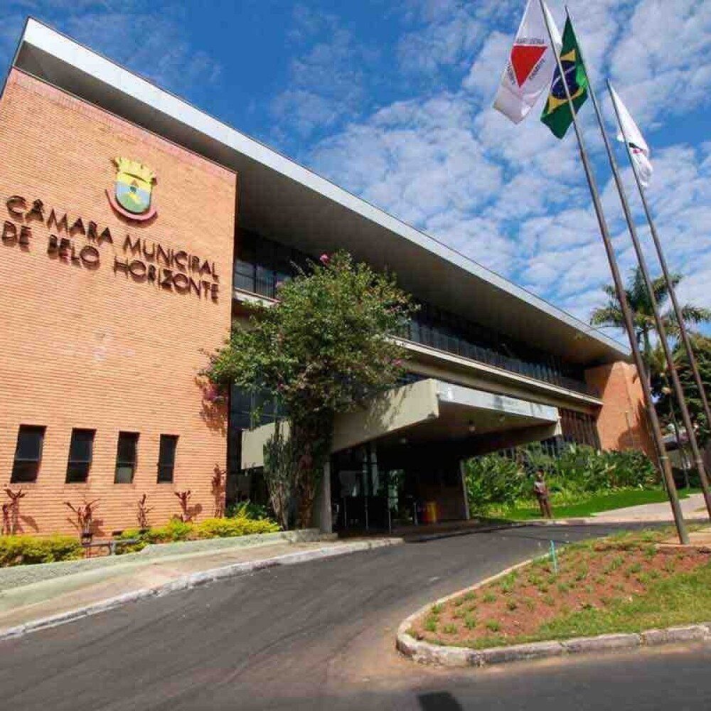 Vereadores aprovam uso de câmeras nas áreas externas das escolas de BH