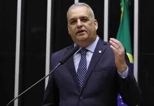 Vice de Flávio, Alfredo Gaspar reconhece derrota para Lula